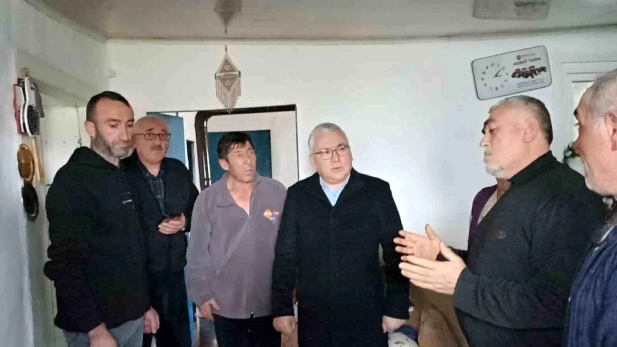 Sivas Valisi Yılmaz Şimşek, Gürün\'deki deprem bölgesinde incelemelerde bulundu