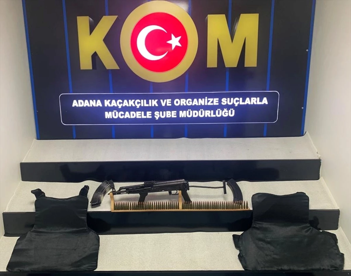 Adana\'da Kalaşnikof ve Çelik Yelek Ele Geçirildi, 1 Şüpheli Tutuklandı
