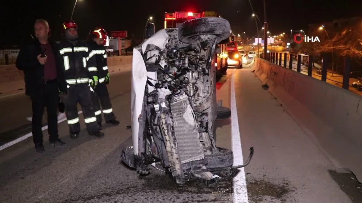 Alkollü sürücü beton bariyere çarptı, araç 50 metre savruldu