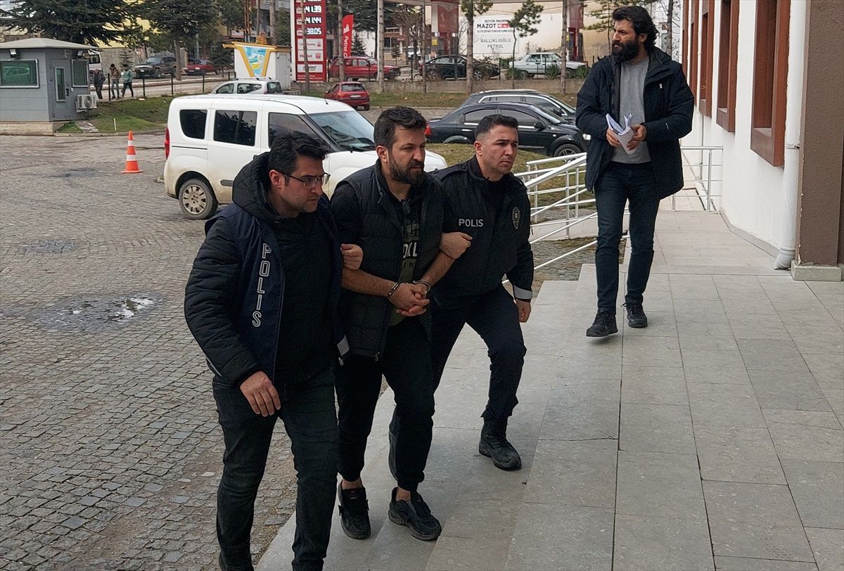 Gümüşhacıköy\'de 160 Gram Uyuşturucu Ele Geçirildi, Zanlı Tutuklandı