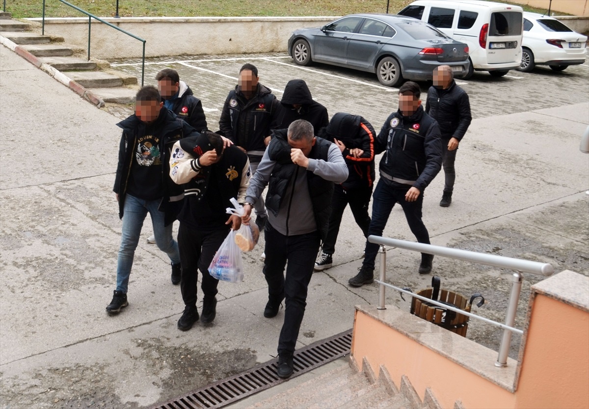 Amasya\'da uyuşturucu operasyonu: 4 zanlı tutuklandı