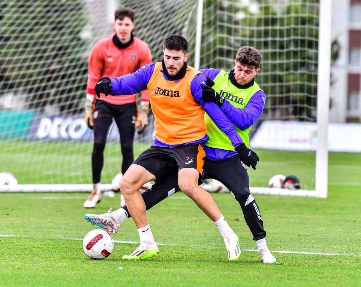 Başakşehir, Fenerbahçe maçı hazırlıklarına antrenmanla başladı
