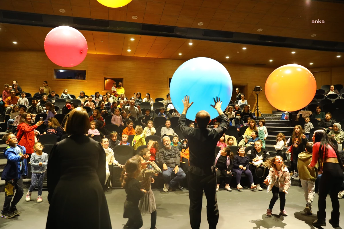 Antalya\'da öğrenciler için tiyatro şenlikleri düzenleniyor