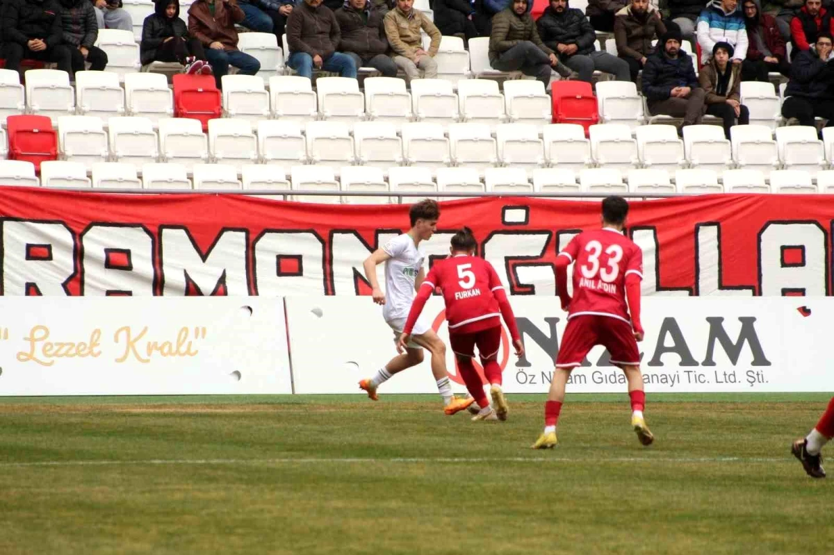 Denizlispor, Karaman FK\'ya 1-0 mağlup oldu