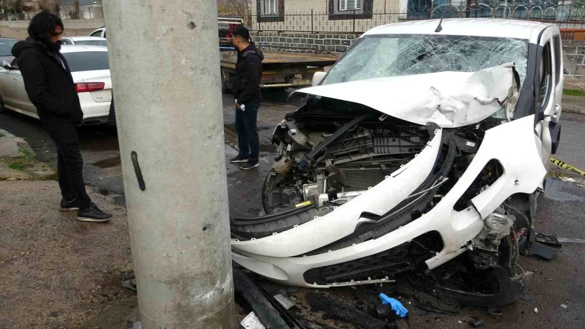 Diyarbakır\'da kaza: 1 ölü, 3 ağır yaralı