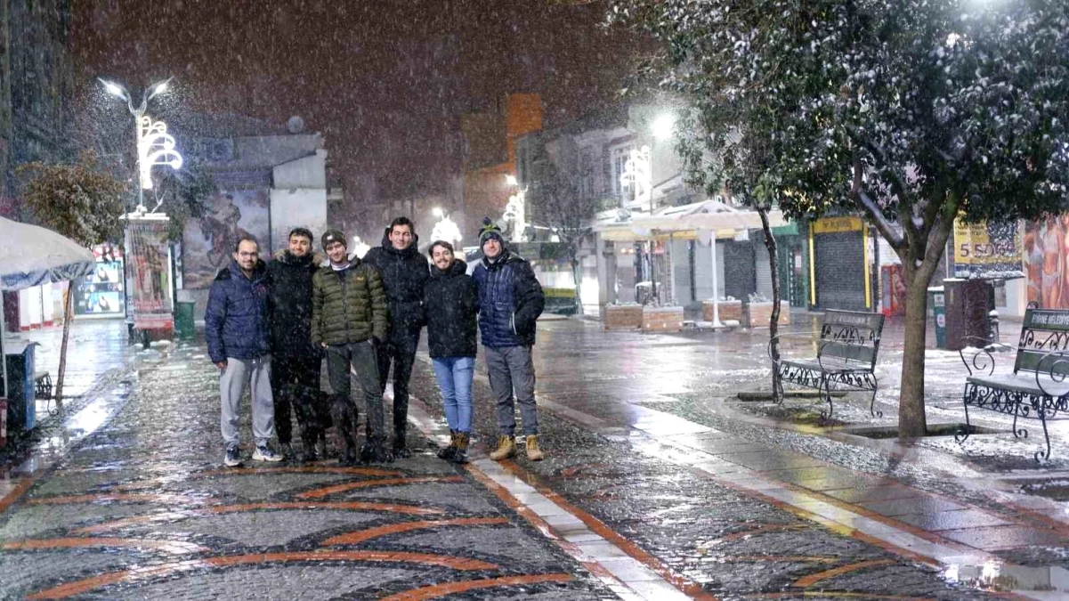 Edirneliler Kar Yağışının Keyfini Çıkardı