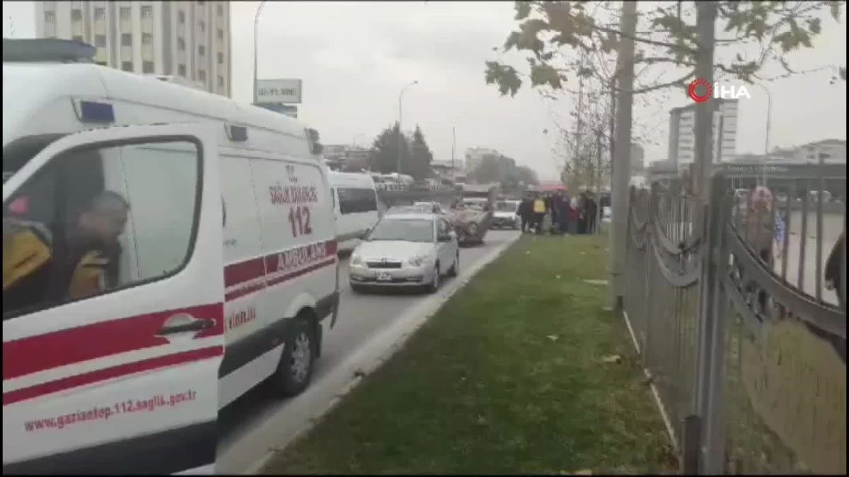 Gaziantep\'te araç takla attı: 4 yaralı