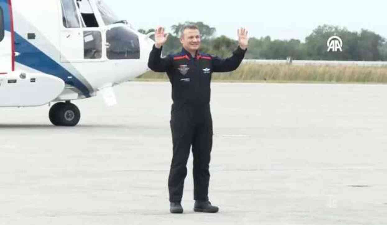 İlk Türk Astronot Alper Gezeravcı, sosyal medya hesabından uzayla ilgili kendisine gelen soruları yanıtladı İlk Türk Astronot Alper Gezeravcı, sosyal medya hesabından uzayla ilgili kendisine gelen soruları yanıtladı