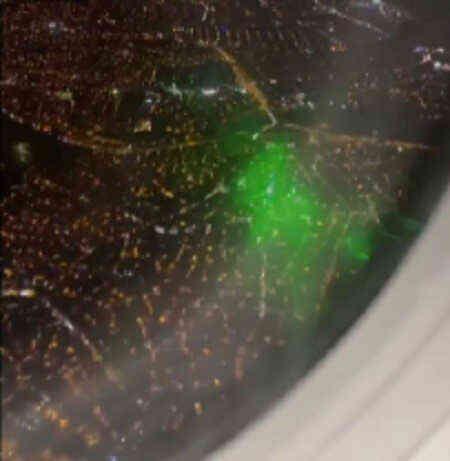 İstanbul-İzmir seferi yapan uçağa lazer tutuldu! Tehlike anları saniye saniye kamerada İstanbul-İzmir seferi yapan uçağa lazer tutuldu! Tehlike anları saniye saniye kamerada