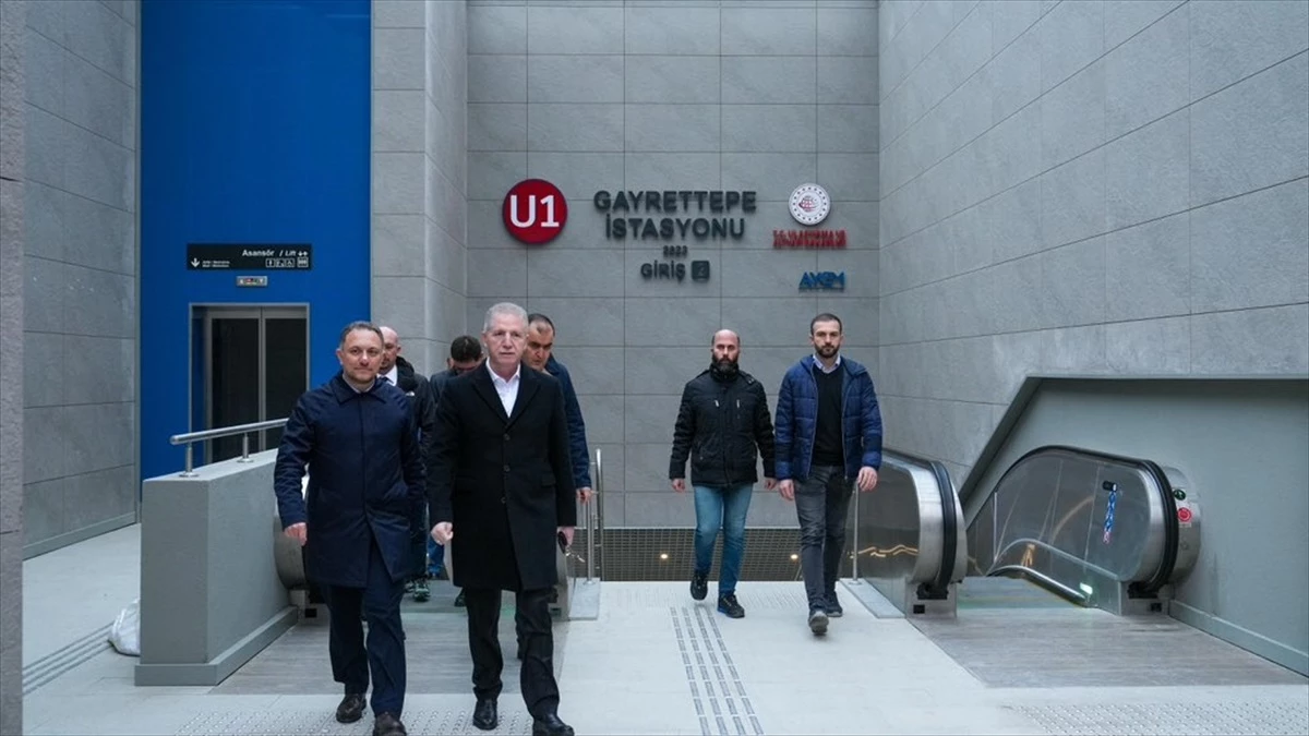 İstanbul Valisi Davut Gül, Gayrettepe-İstanbul Havalimanı Metro Hattı\'nda İnceleme Yaptı