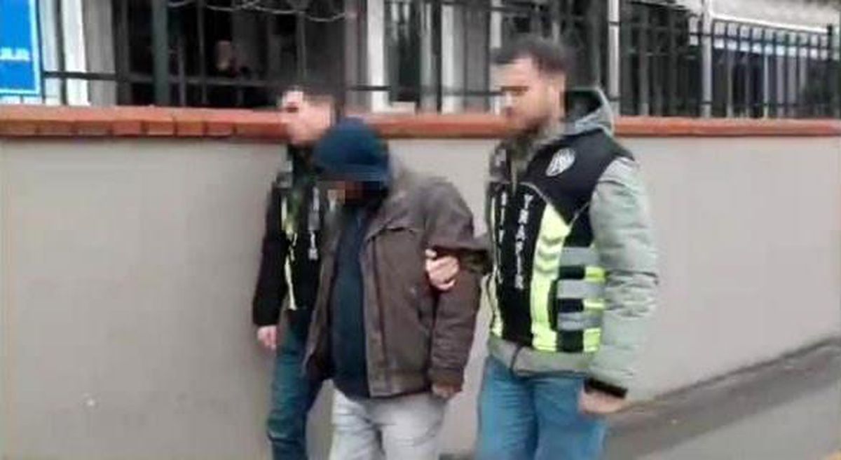 Kadıköy\'de Değnekçi Polis Tarafından Yakalandı