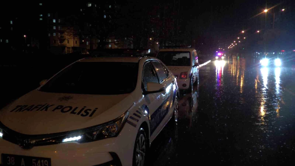Kayseri\'de hafif ticari araç çarpması sonucu yaşlı kadın hayatını kaybetti