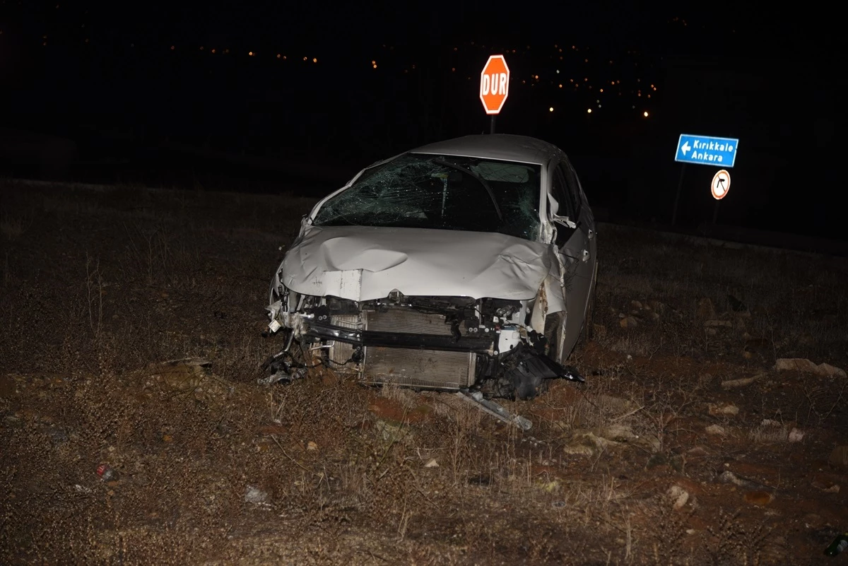 Kırıkkale\'de Otomobil Devrildi: 2 Yaralı
