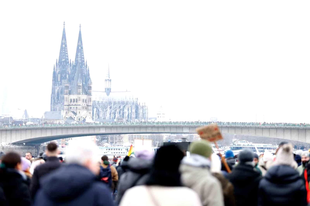 Almanya\'da Irkçılık Karşıtı Gösteri