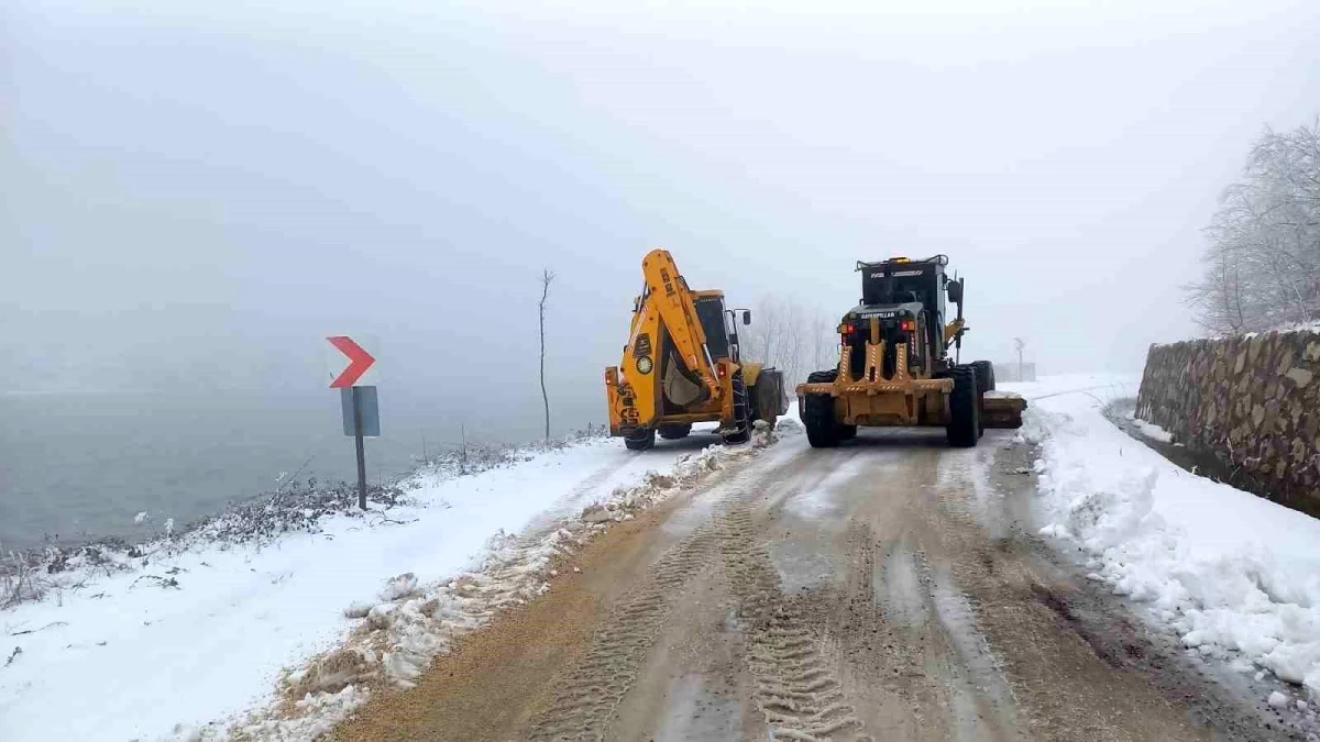 Nilüfer Belediyesi Karla Mücadele Ekipleri Yolları Açtı