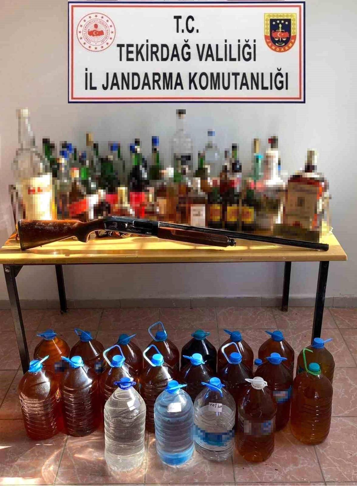 Tekirdağ Şarköy\'de 177 litre sahte içki ele geçirildi