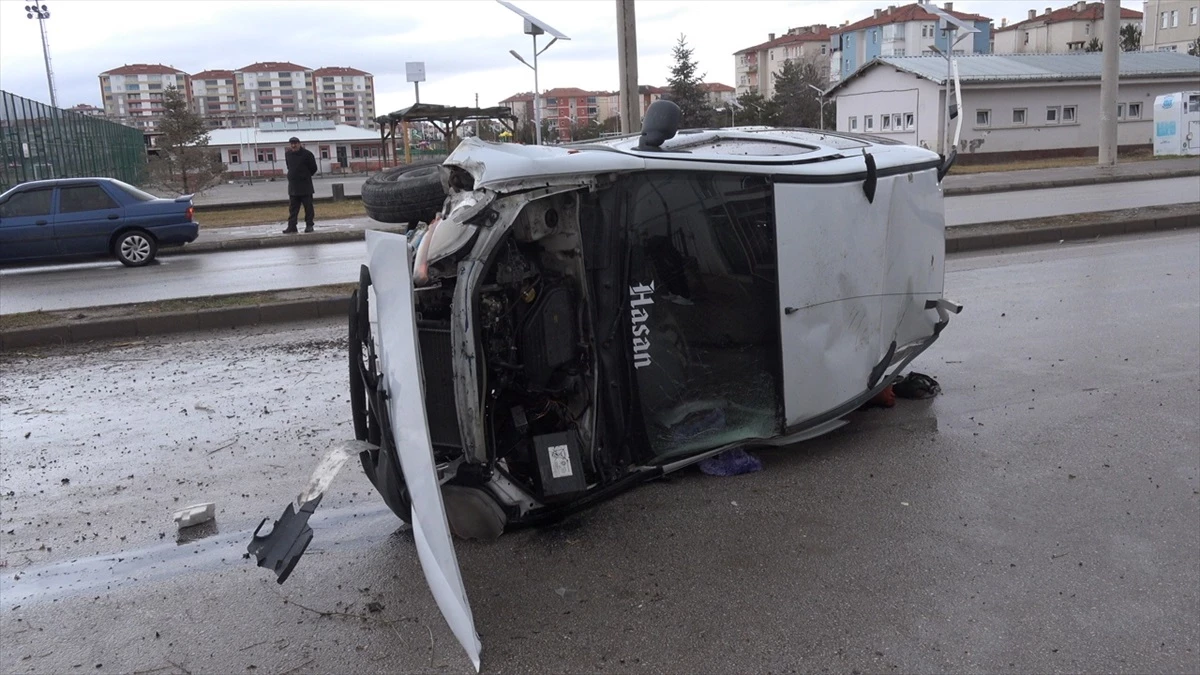 Sivas\'ta meydana gelen trafik kazalarında 4 kişi yaralandı