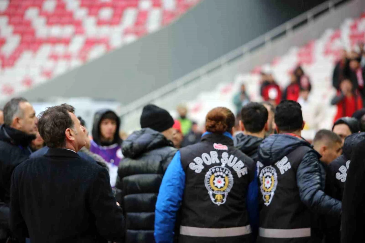 Sivasspor-Gaziantep FK Maçının Ardından Gerginlik Yaşandı