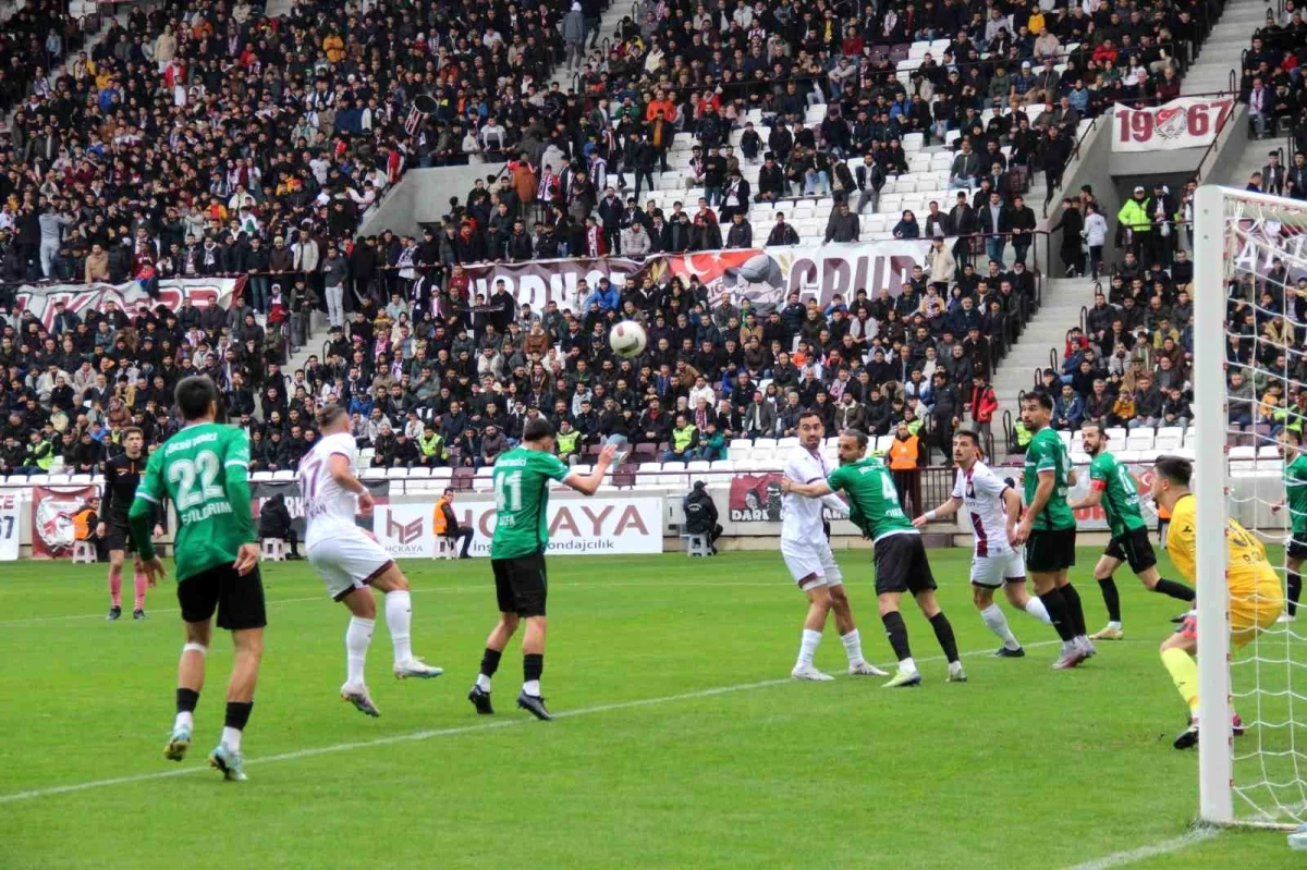 Elazığspor, Amasyaspor FK\'yı 2-1 yenerek galip geldi