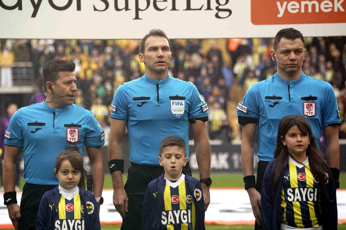 Trendyol Süper Lig: Fenerbahçe: 1 Samsunspor: 0 (Maç devam ediyor)