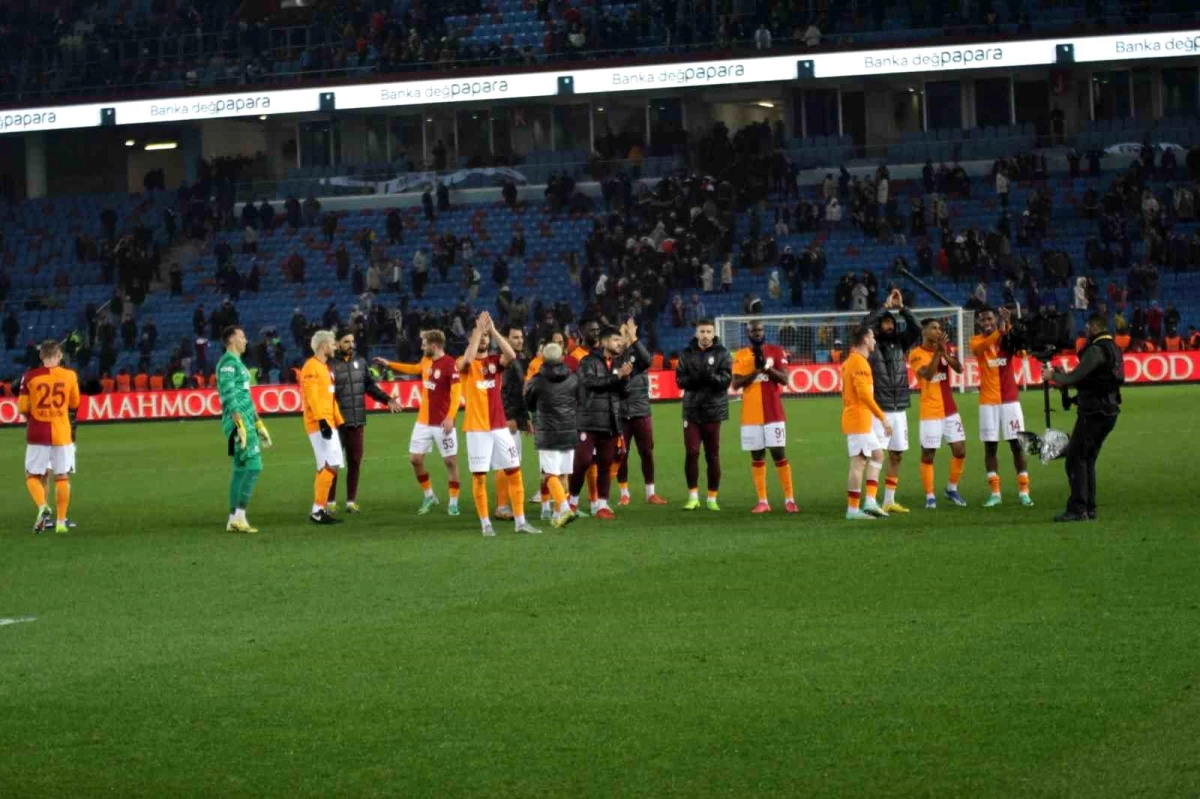 Galatasaray, Trabzonspor\'u 5-1 Mağlup Etti