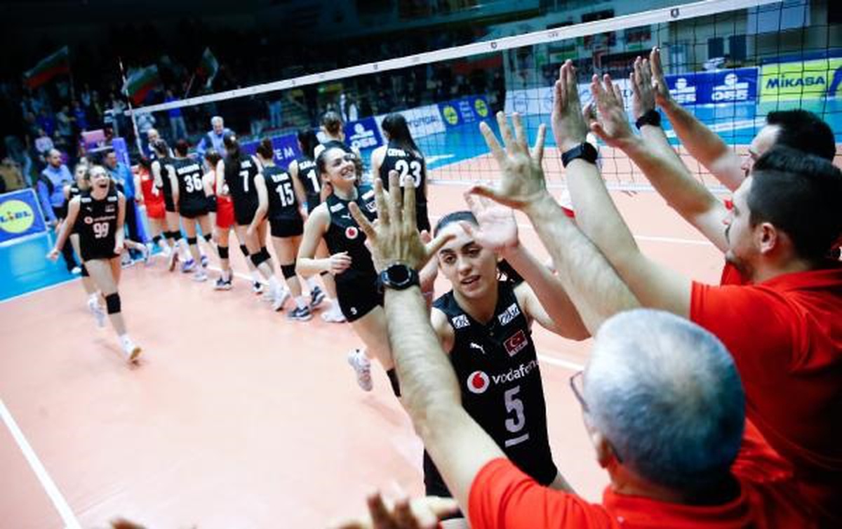 Türkiye, Bulgaristan\'ı 3-2 yenerek 2024 CEV U18 Avrupa Şampiyonası finallerine katılma hakkı elde etti