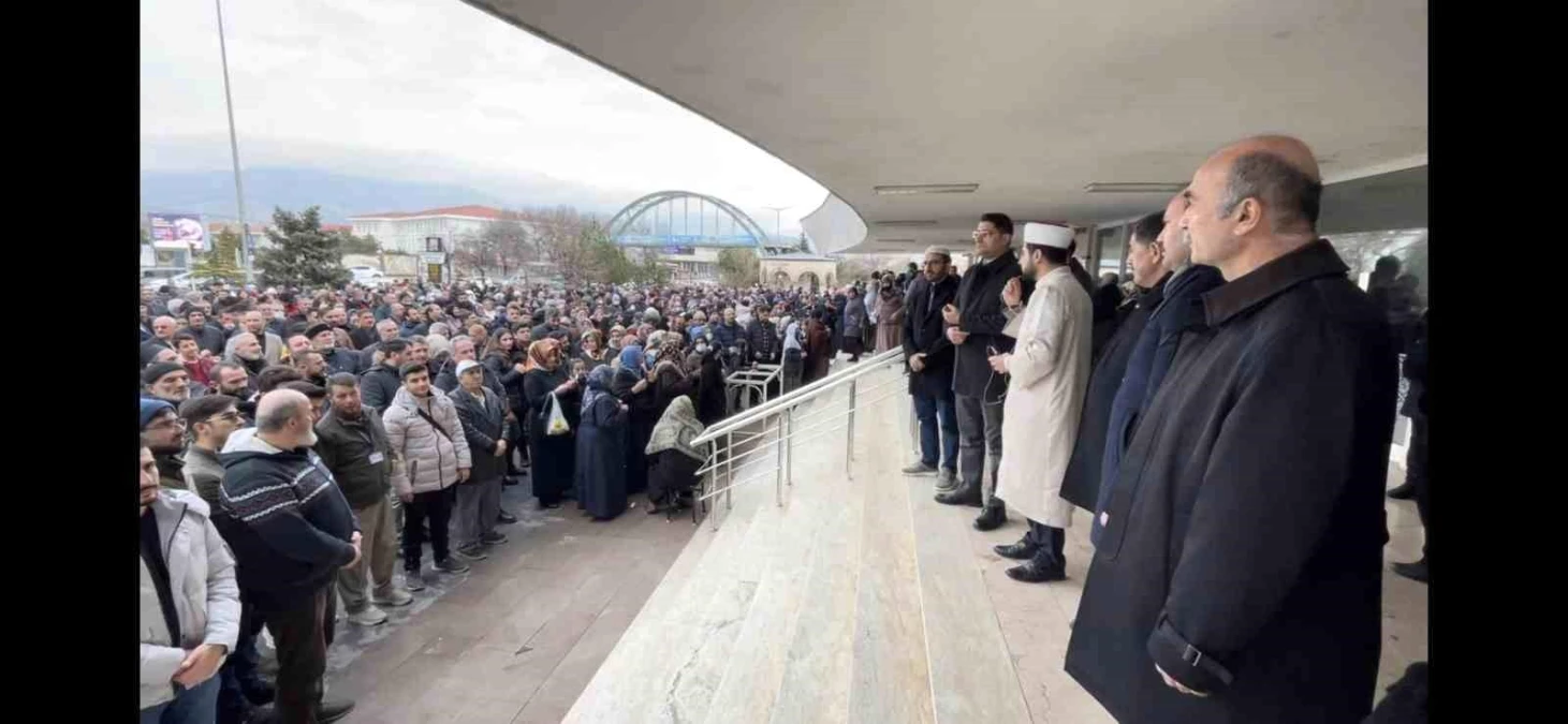 Erzincan\'da 184 umreci için uğurlama programı düzenlendi
