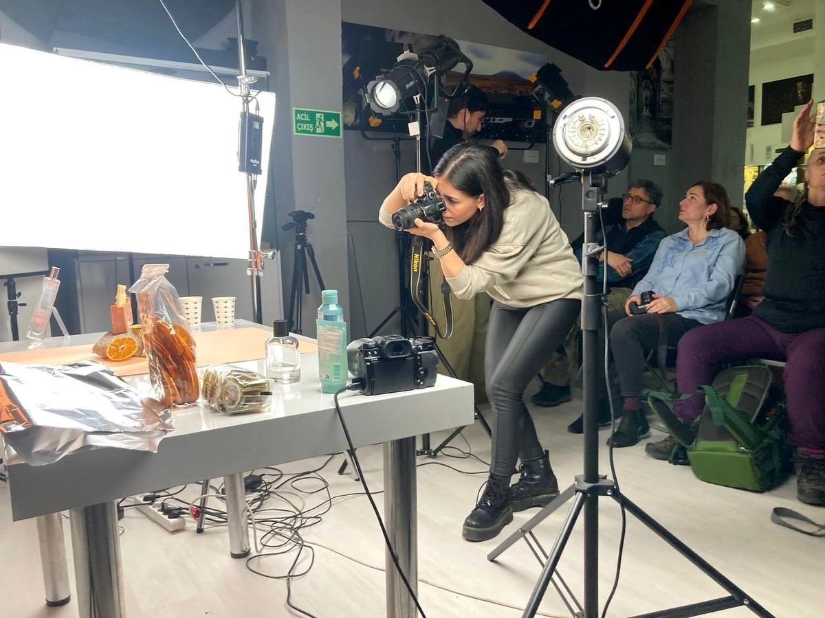 Tepebaşı Sosyal Kuluçka Merkezi\'nde Ürün Fotoğrafçılığı Atölyesi düzenlendi