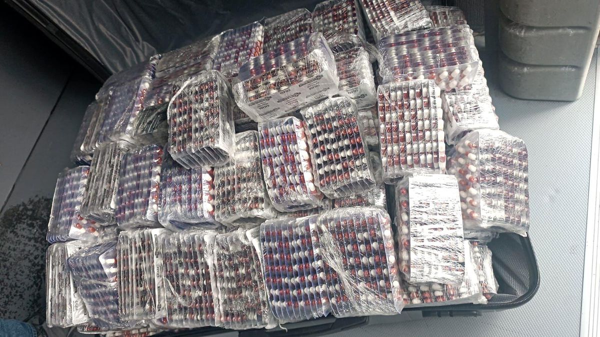 Samsun\'da Valizlerde 34 Bin 650 Sentetik Ecza Ele Geçirildi