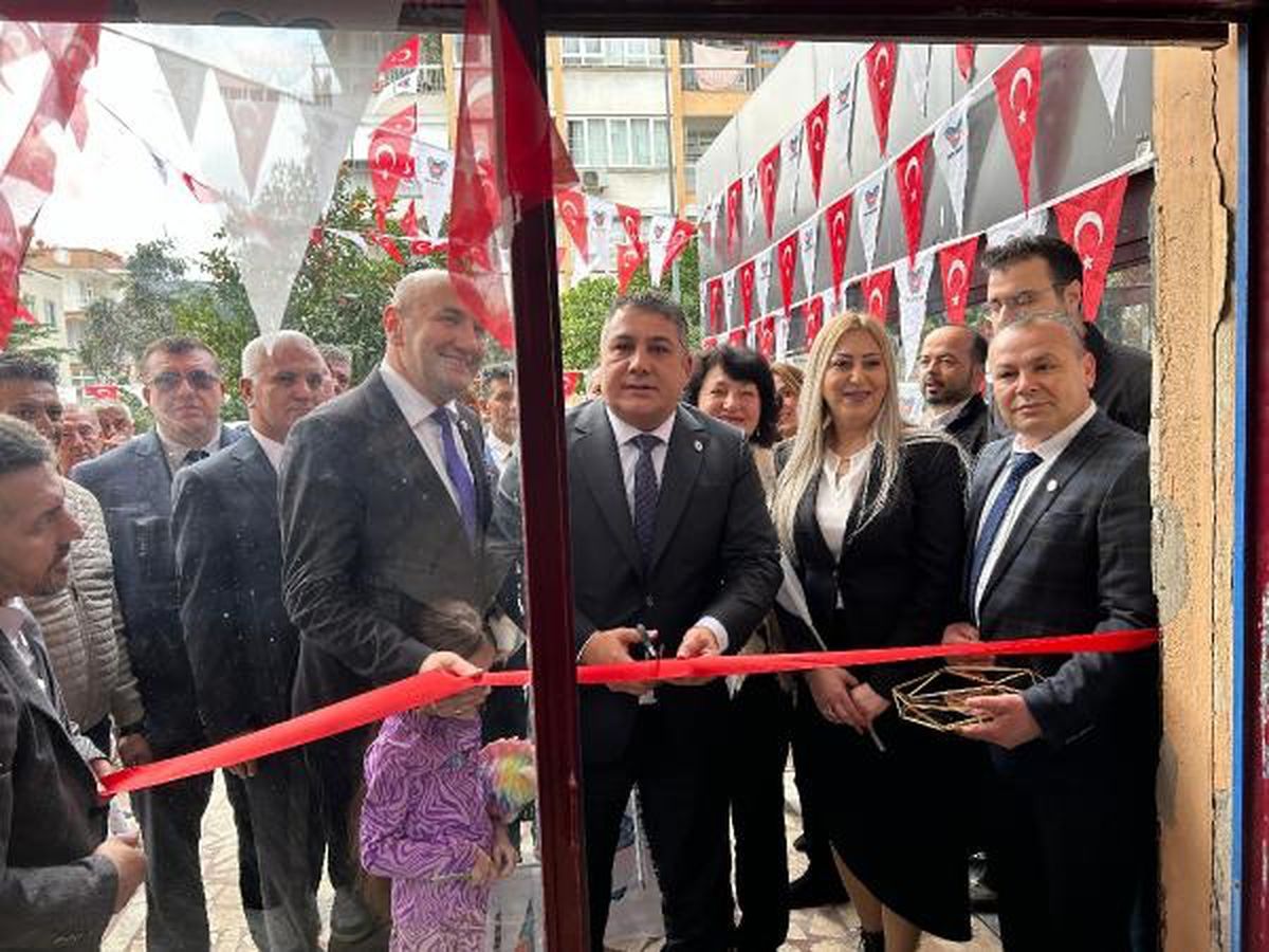 Yerli ve Milli Parti Genel Başkanı Teoman Mutlu: \'Bu iktidardan da bu muhalefetten de bir şey olmaz\'
