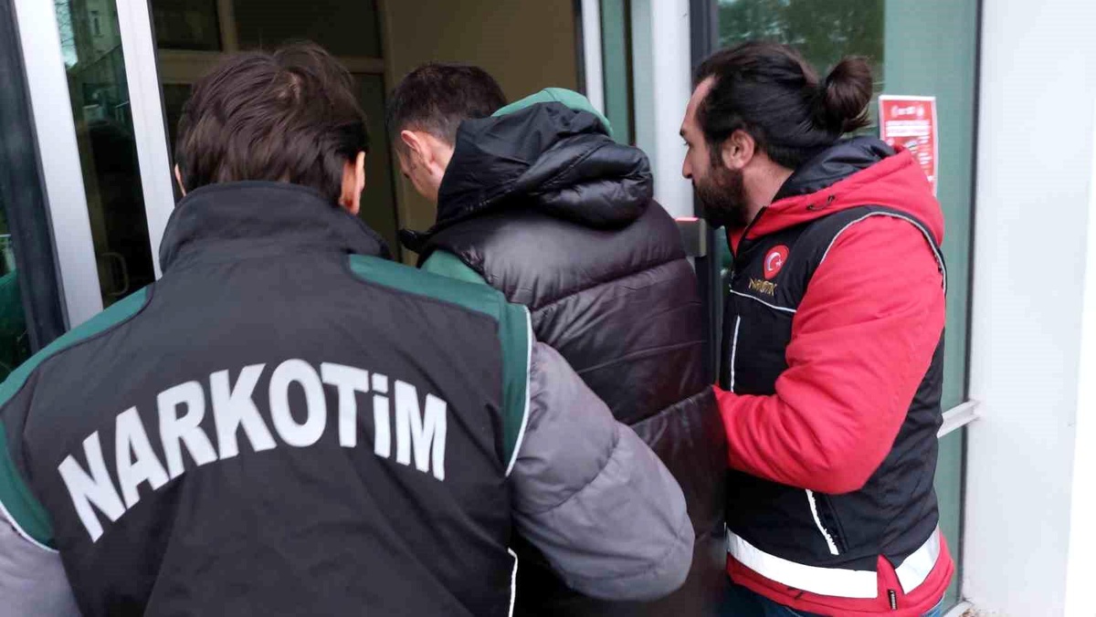Samsun\'da Yolcu Otobüsünde Gizlenmiş Uyuşturucu Ele Geçirildi