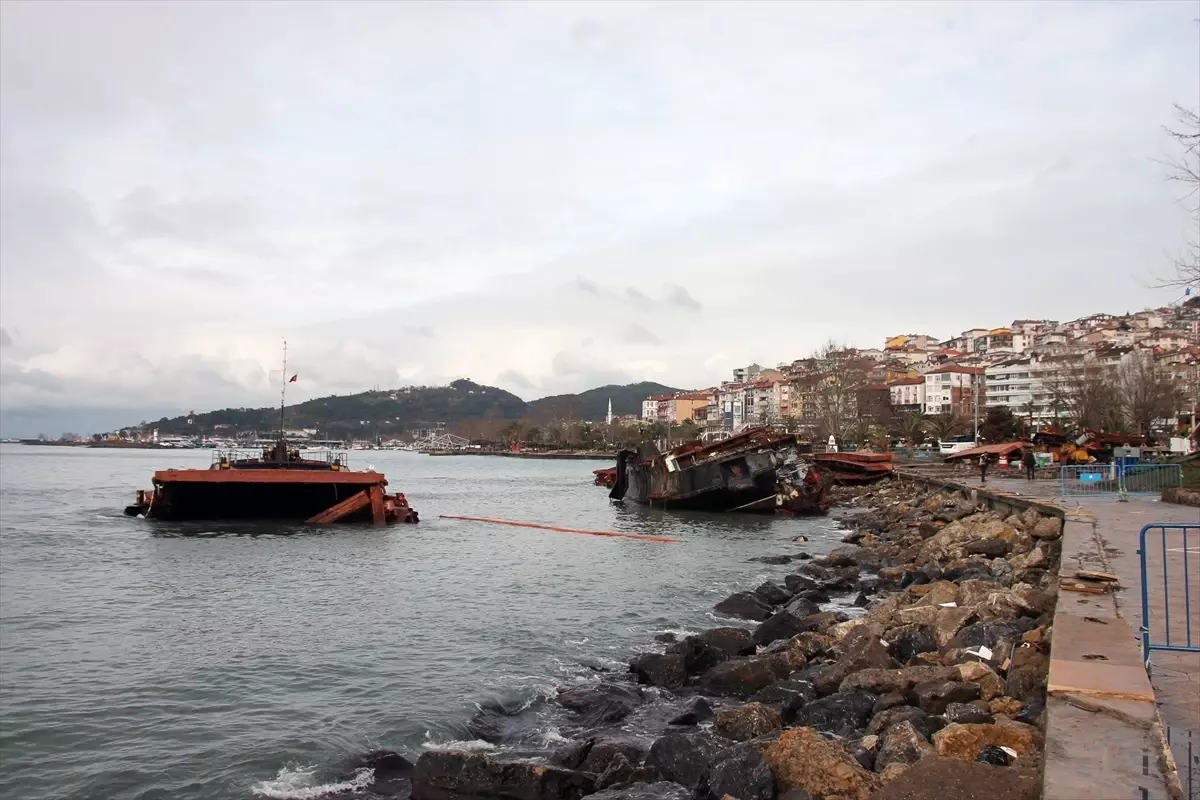 Zonguldak\'ta batan gemide kayıp 7 kişinin arama çalışmaları devam ediyor