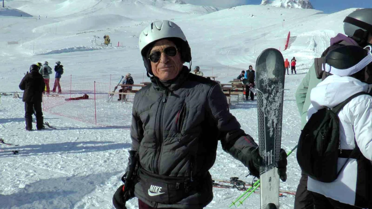 Kayseri\'de 80 yaşındaki kayak tutkunu