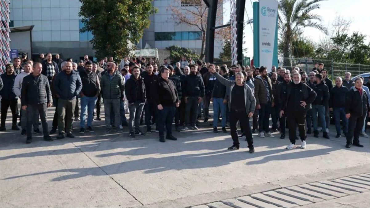 Adana'da maaş alamayan işçiler eyleme çıktı: Şirket 'sabır' istedi - Son  Dakika