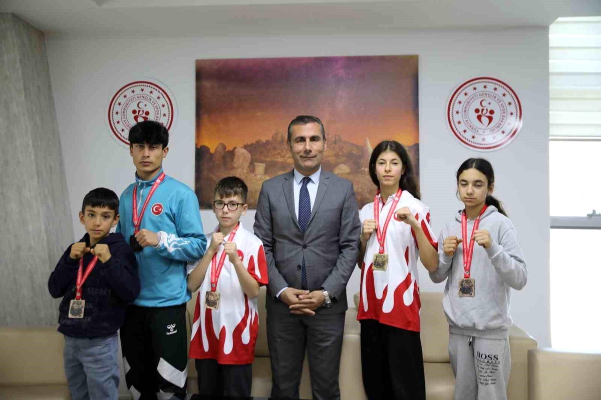 Muaythai Avrupa Açık Şampiyonasında Adıyamanlı sporcular altın madalyalar kazandı