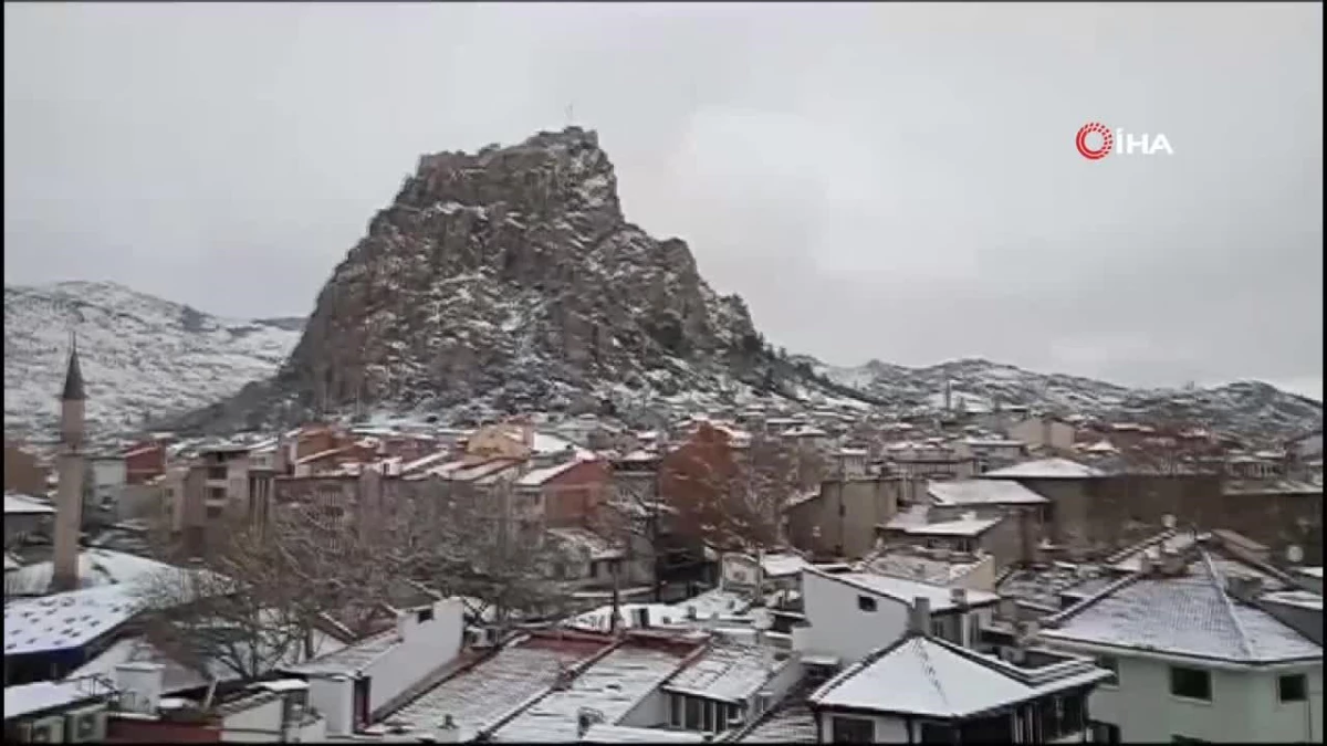 Afyonkarahisar kar yağışı sonrası beyaza büründü