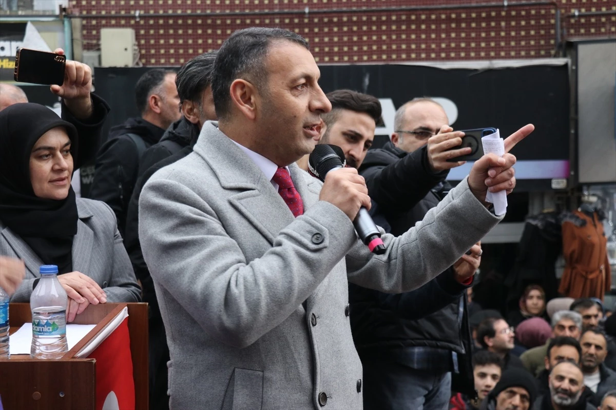 AK Parti Ağrı Belediye Başkan adayı Mehmet Salih Aydın coşkuyla karşılandı