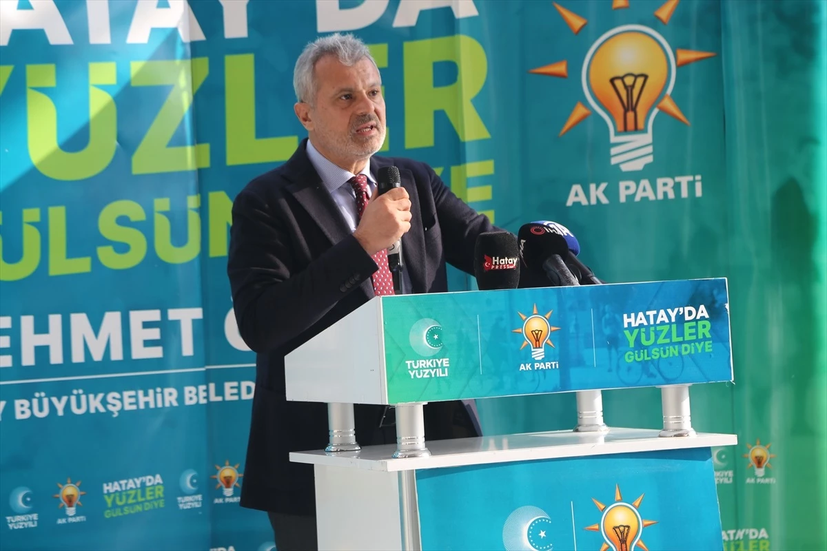 AK Parti Hatay Büyükşehir Belediye Başkan Adayı Mehmet Öntürk, basın mensuplarıyla bir araya geldi