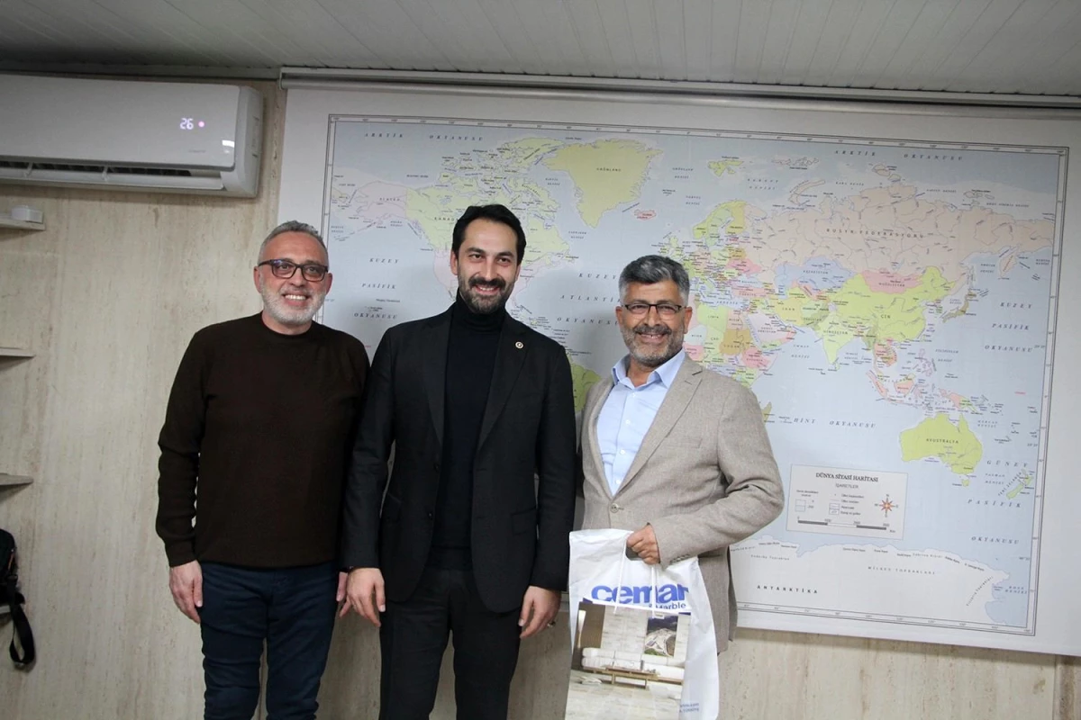 AK Parti MKYK Üyesi Ahmet Mücahit Arınç, Cemar Mermer ve Traverten\'i ziyaret etti