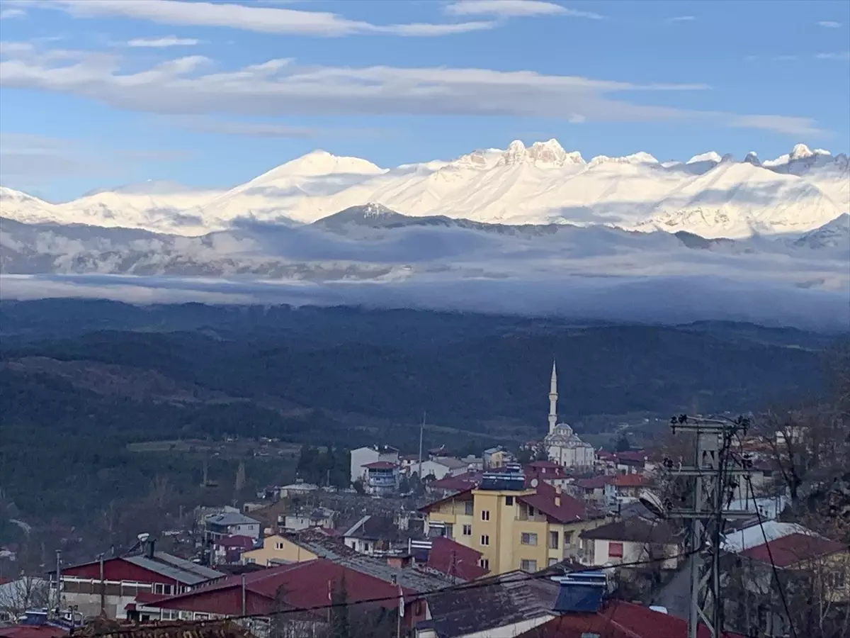 Adana\'nın Aladağ ilçesinde kar yağışı