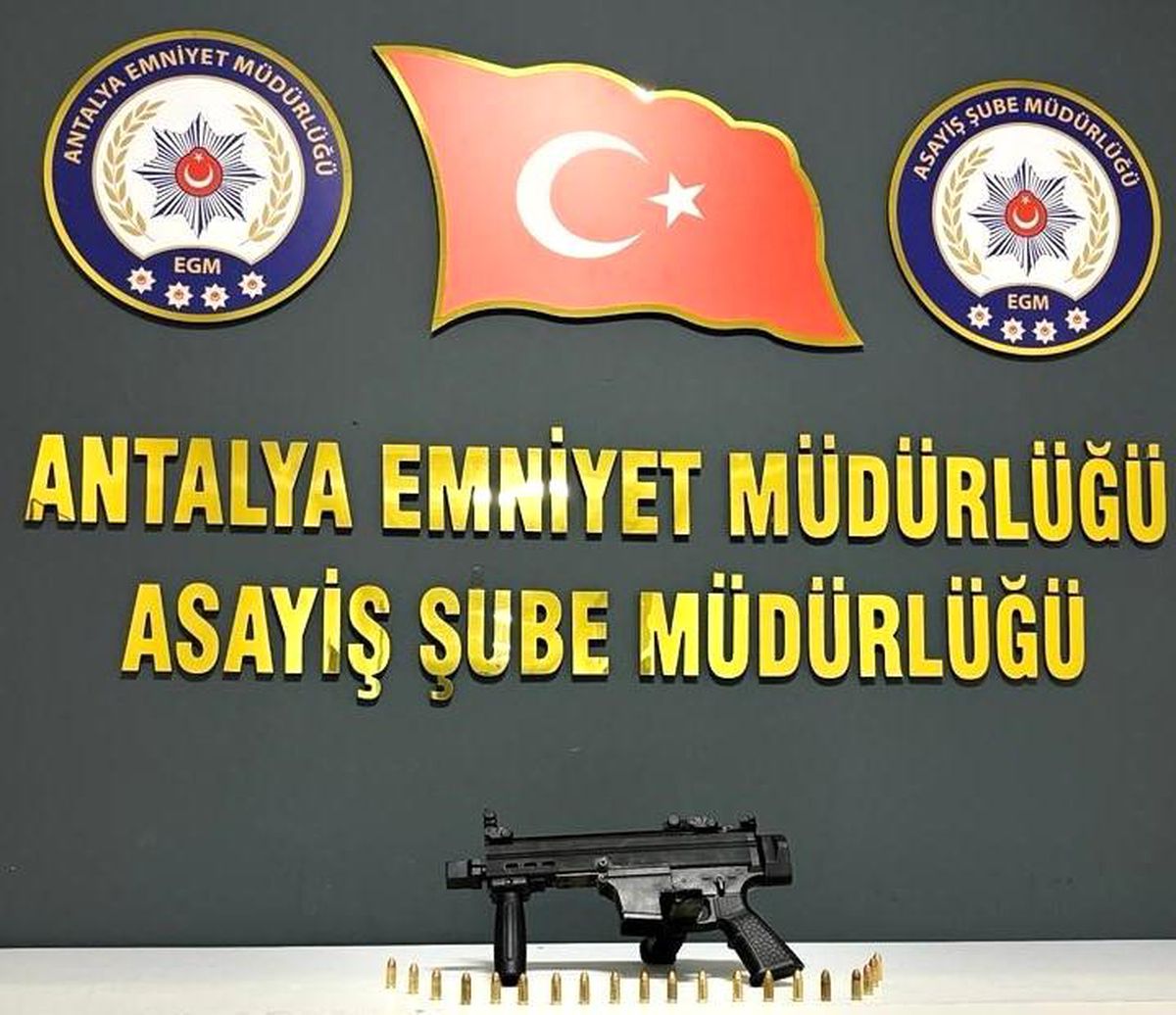Antalya\'da Bin 641 Şüpheliden 220\'si Tutuklandı