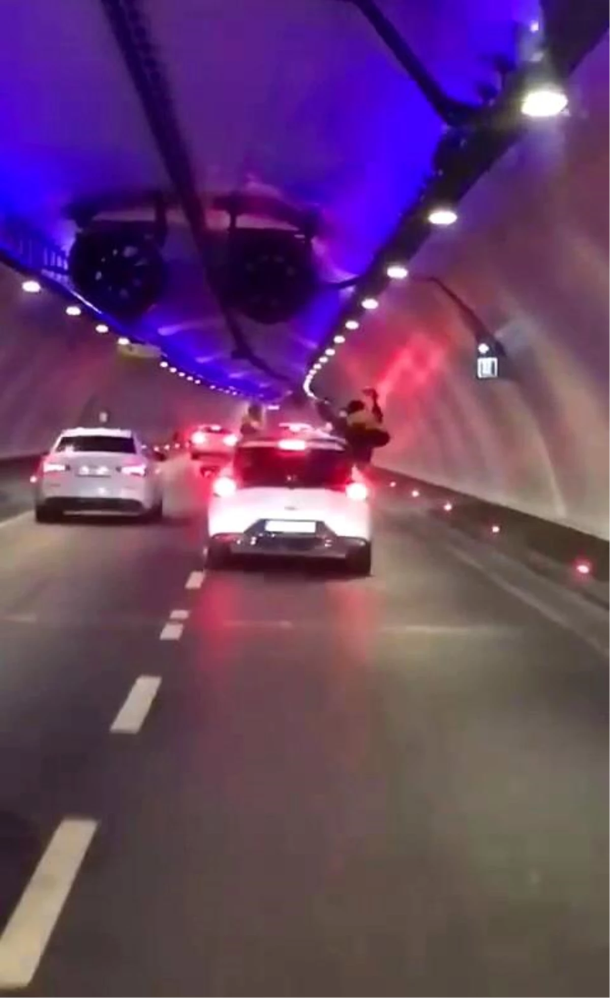 Avrasya Tüneli\'nde Tehlikeli Taraftar Gösterisi