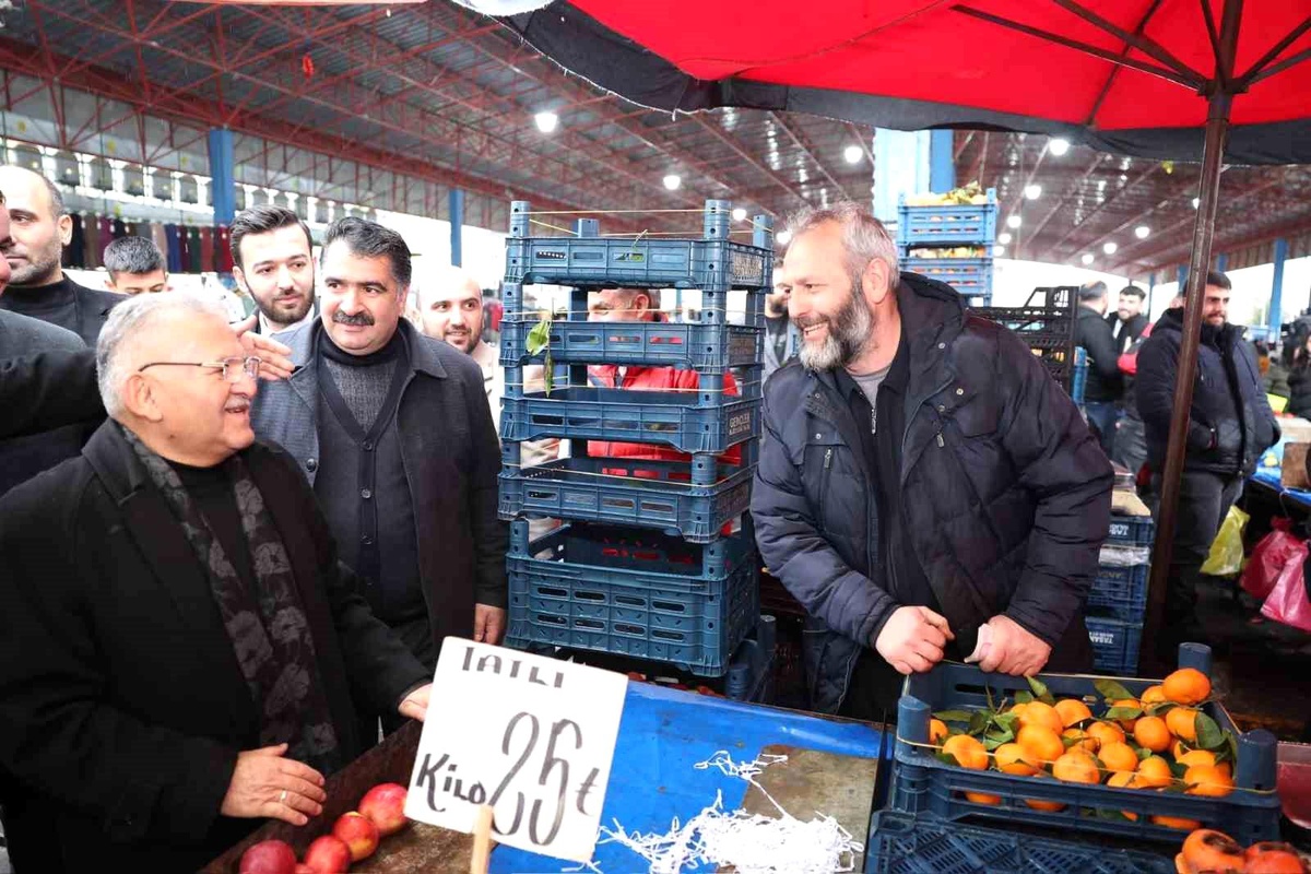 Kayseri Büyükşehir Belediye Başkanı İldem Pazarı\'nı Ziyaret Etti