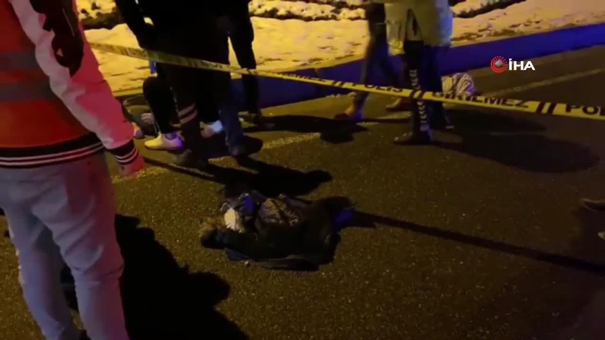 Bolu\'da feci kaza: Yolun karşısına geçmeye çalışan yayaya 2 otomobil çarptı