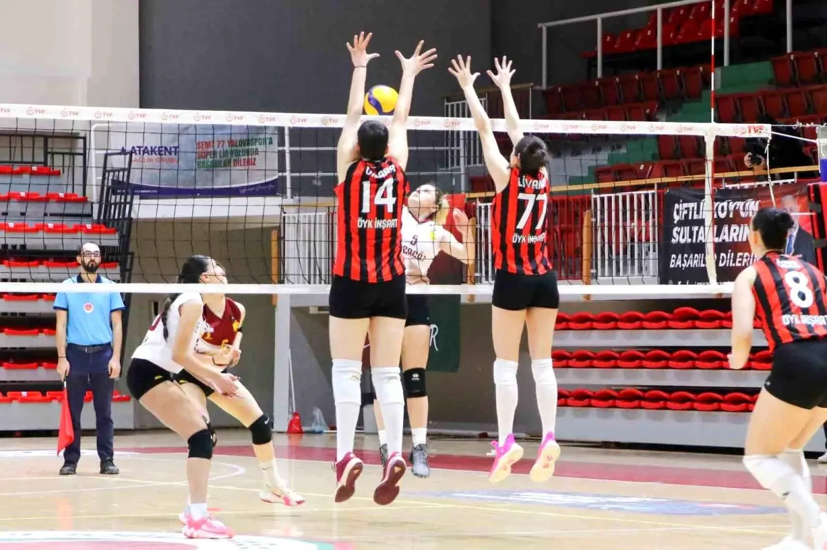 Çiftlikköy Belediyespor Kadın Voleybol Takımı, liderliğini sürdürdü