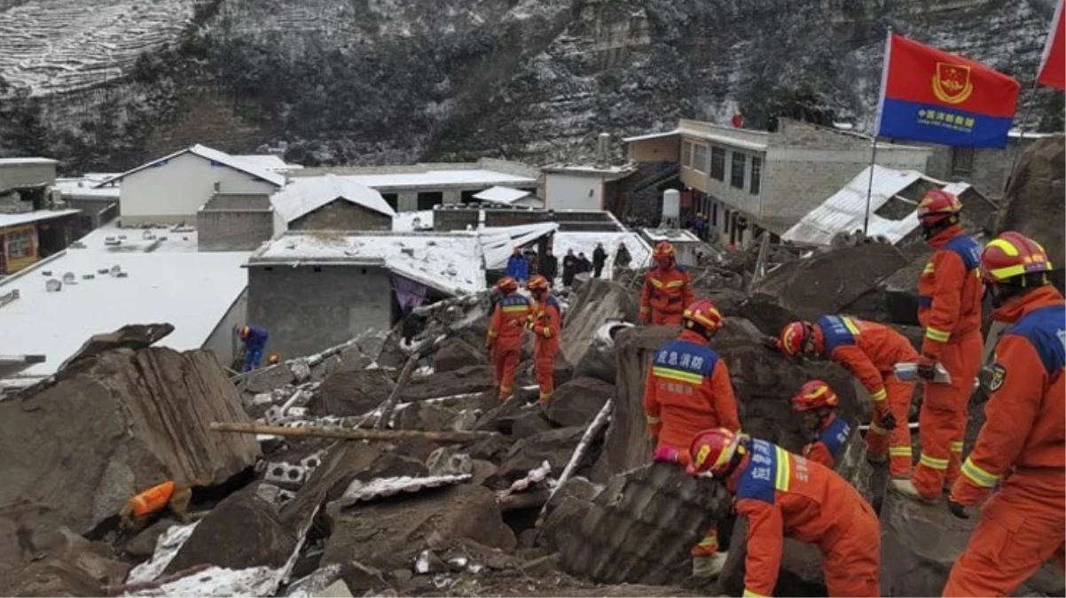 Çin\'de meydana gelen heyelanda 47 kişi toprak altında mahsur kaldı