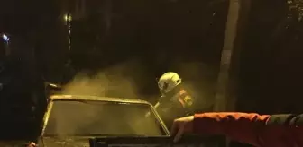Yanan Otomobil İtfaiye Tarafından Söndürüldü