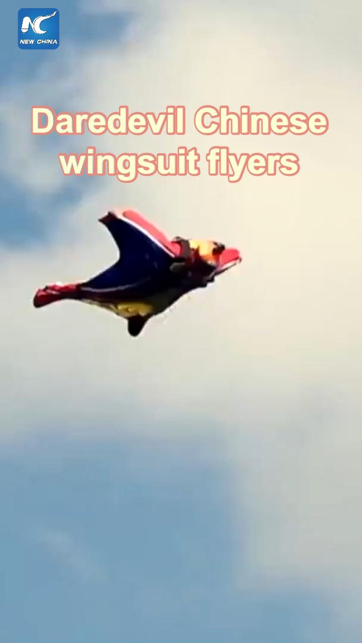 Çinli Wingsuit Sporcularının Gösterisi
