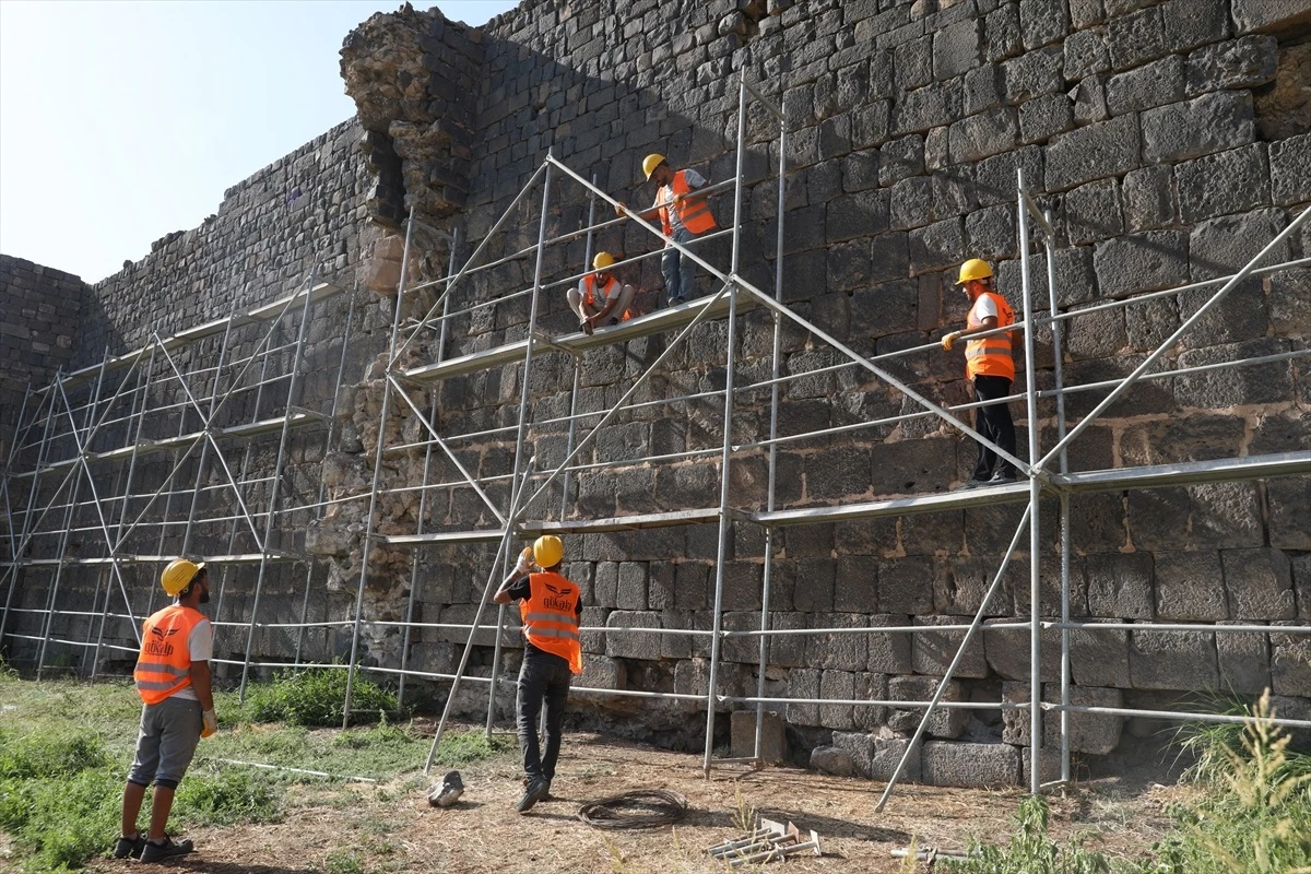 Diyarbakır Büyükşehir Belediyesi, Tarihi Surların Restorasyonu ve Kentsel Dönüşüm Projelerini Sürdürüyor
