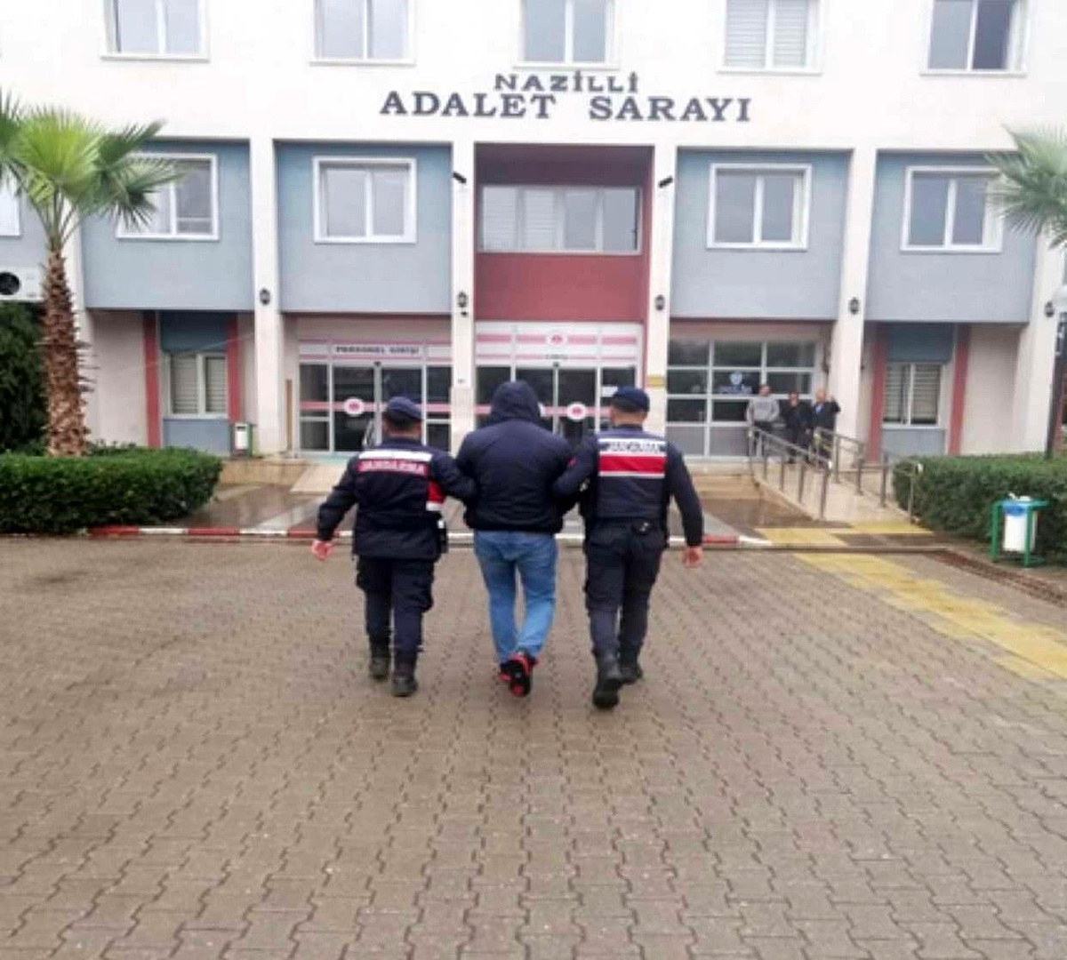 Aydın\'da dolandırıcılık suçundan aranan şüpheli yakalandı
